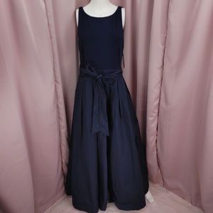 Boatneck sleeveless gown